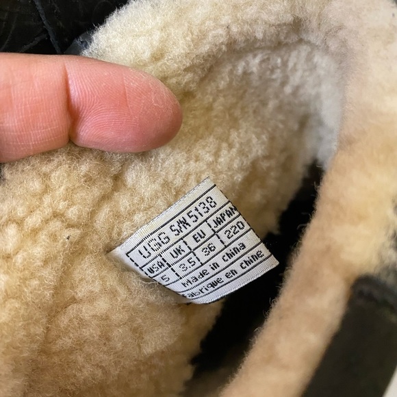 UGG Aliso Short Leather Boots size 5 - Picture 6 of 8